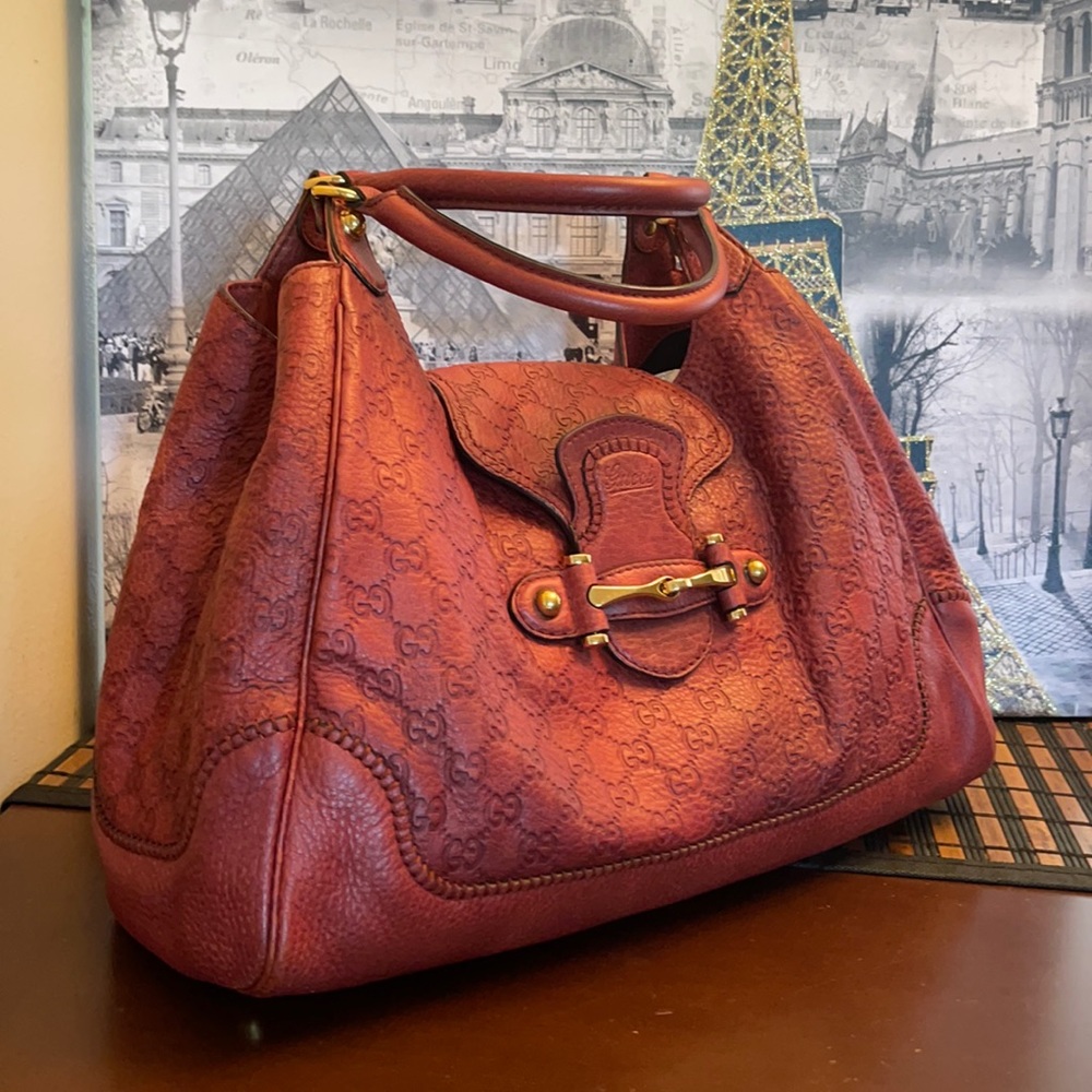 100% Authentic Gucci Guccissima leather bag!